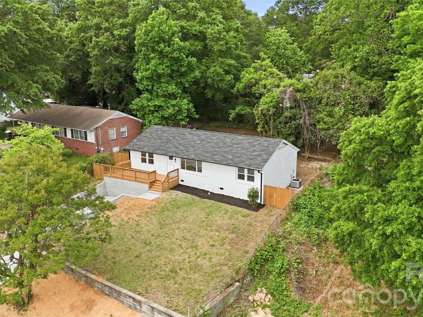 921 Green Circle Drive, Gastonia, NC 28054.  MLS# CAR4373912, YatesRealty ID 22572. 