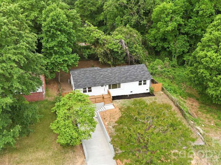 921 Green Circle Drive, Gastonia, NC 28054.  MLS# CAR4373912, YatesRealty ID 22572. 