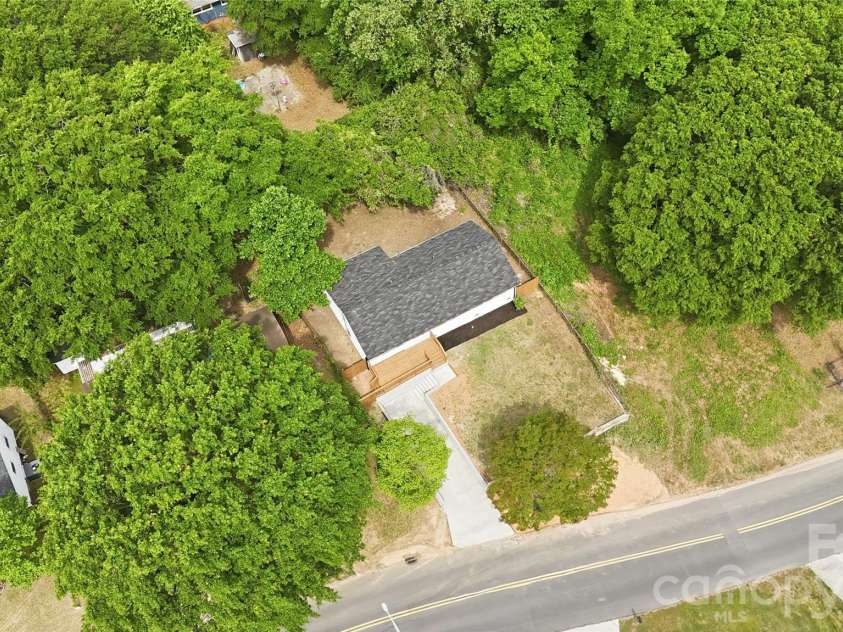 921 Green Circle Drive, Gastonia, NC 28054.  MLS# CAR4373912, YatesRealty ID 22572. 