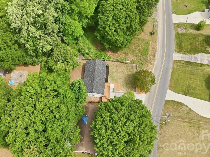 921 Green Circle Drive, Gastonia, NC 28054.  MLS# CAR4373912, YatesRealty ID 22572. 
