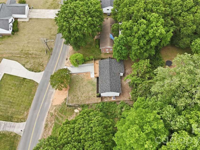 921 Green Circle Drive, Gastonia, NC 28054.  MLS# CAR4373912, YatesRealty ID 22572. 