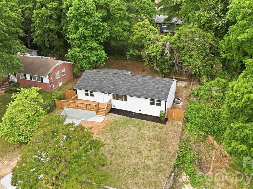 921 Green Circle Drive, Gastonia, NC 28054.  MLS# CAR4373912, YatesRealty ID 22572. 