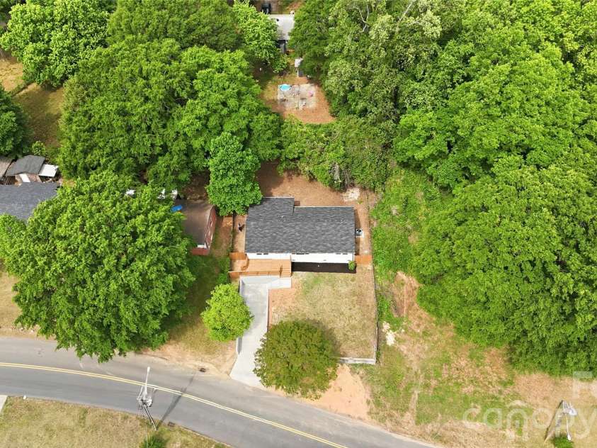921 Green Circle Drive, Gastonia, NC 28054.  MLS# CAR4373912, YatesRealty ID 22572. 
