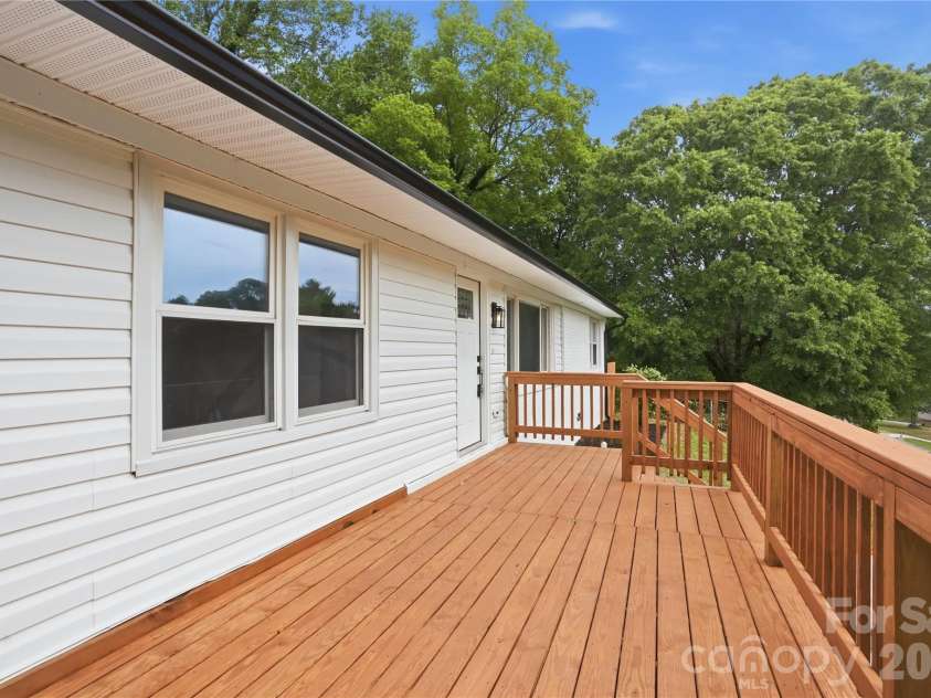 921 Green Circle Drive, Gastonia, NC 28054.  MLS# CAR4373912, YatesRealty ID 22572. 