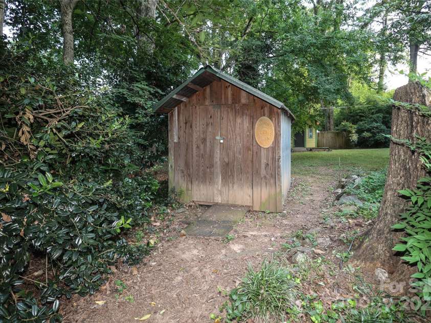 516 Northgate Avenue, Charlotte, NC 28209.  MLS# CAR4245106, YatesRealty ID 22573. 2nd shed