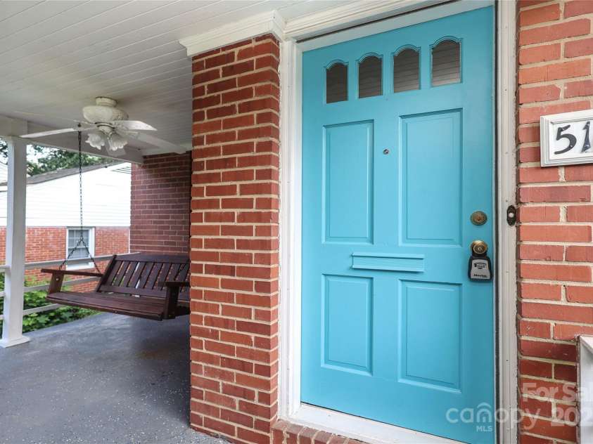 516 Northgate Avenue, Charlotte, NC 28209.  MLS# CAR4245106, YatesRealty ID 22573. 