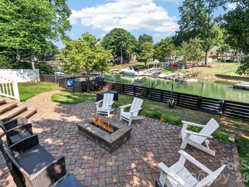 21200 Rio Oro Drive, Cornelius, NC 28031.  MLS# CAR4396261, YatesRealty ID 22574. Outside upper deck views