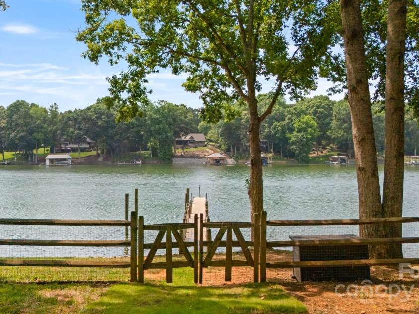 6836 Summer Hill Drive, Denver, NC 28037.  MLS# CAR4271136, YatesRealty ID 22574. 