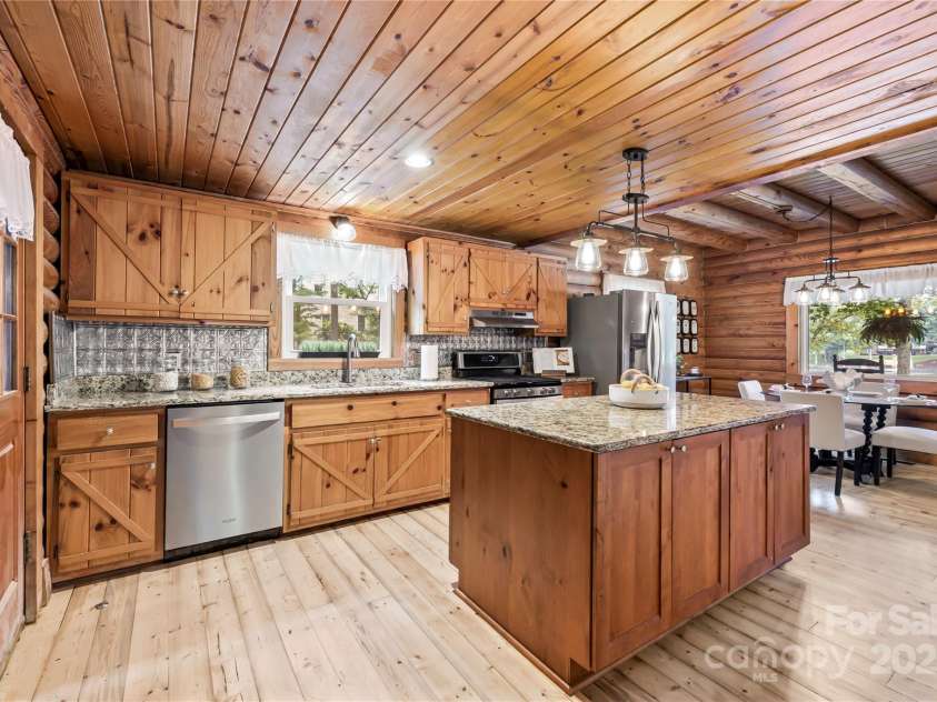 6836 Summer Hill Drive, Denver, NC 28037.  MLS# CAR4271136, YatesRealty ID 22574. 