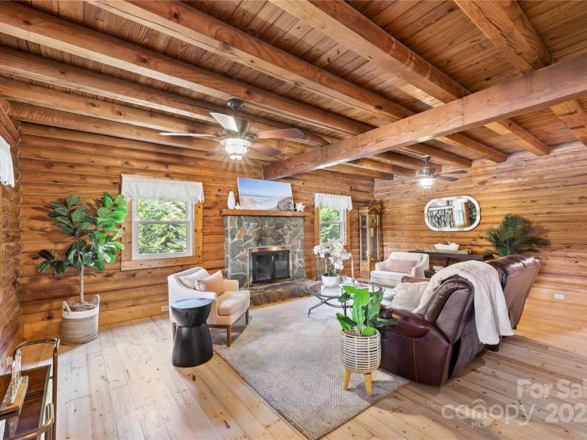 6836 Summer Hill Drive, Denver, NC 28037.  MLS# CAR4271136, YatesRealty ID 22574. 