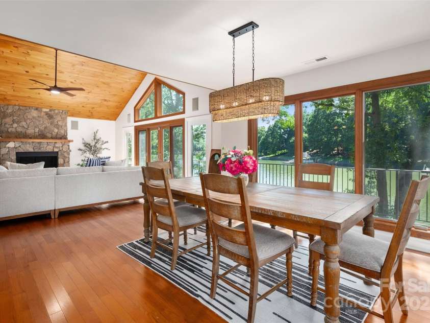 6259 River Cabin Lane, Charlotte, NC 28278.  MLS# CAR4271955, YatesRealty ID 22576. 