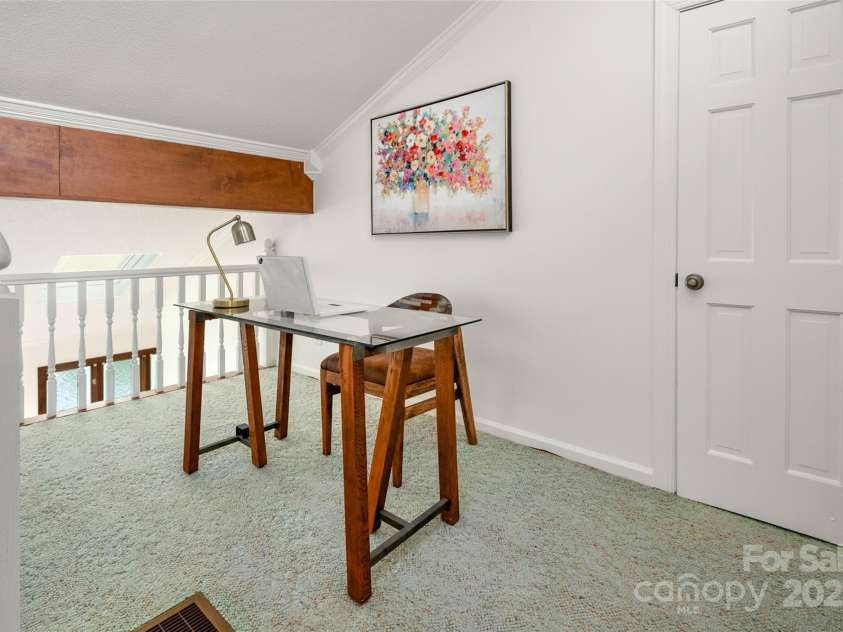 6259 River Cabin Lane, Charlotte, NC 28278.  MLS# CAR4271955, YatesRealty ID 22576. 