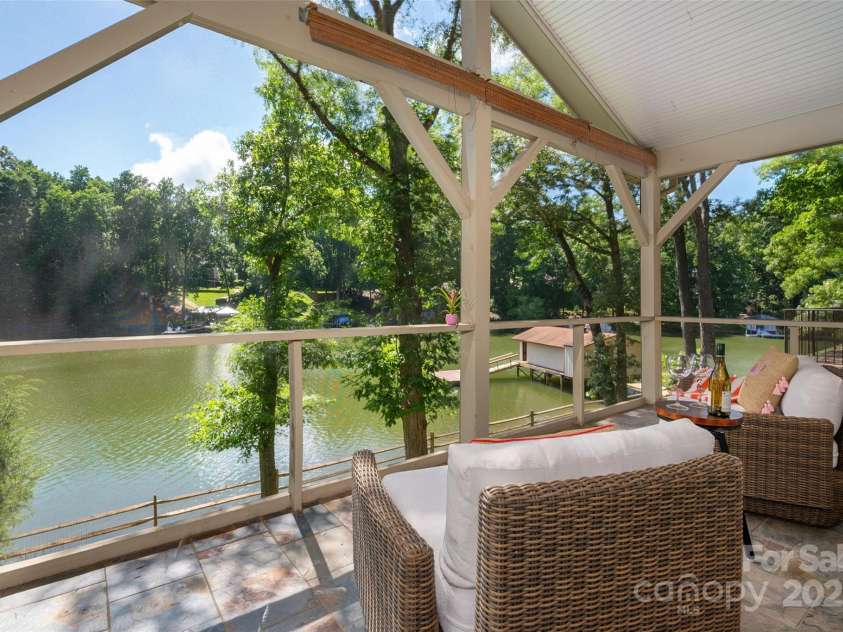 6259 River Cabin Lane, Charlotte, NC 28278.  MLS# CAR4271955, YatesRealty ID 22576. 