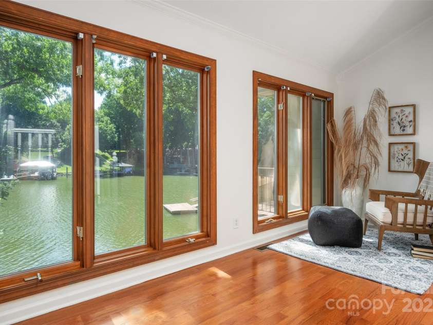 6259 River Cabin Lane, Charlotte, NC 28278.  MLS# CAR4271955, YatesRealty ID 22576. Breathtaking views of the water from your bed!