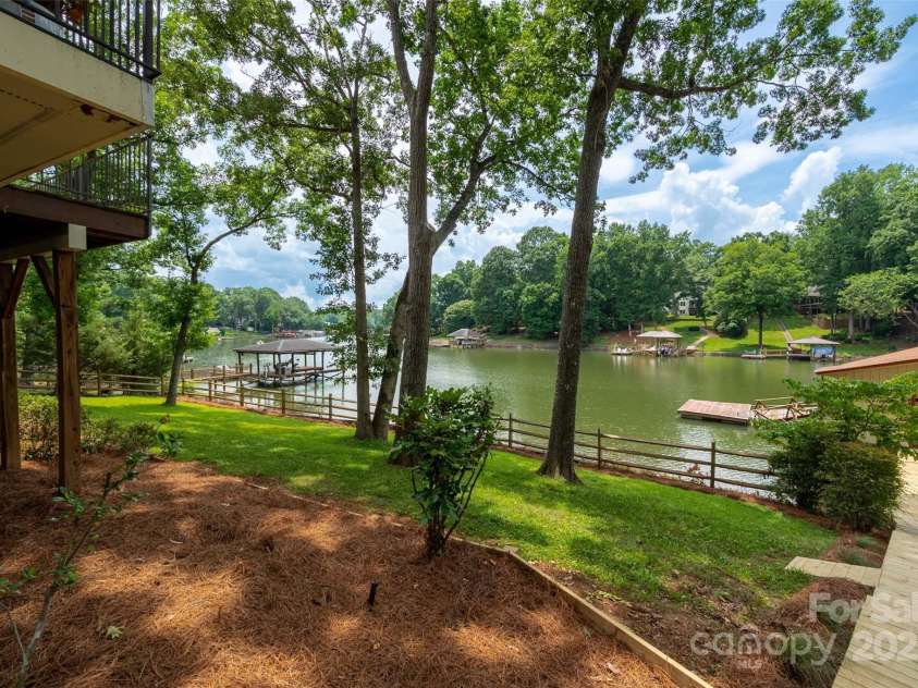 6259 River Cabin Lane, Charlotte, NC 28278.  MLS# CAR4271955, YatesRealty ID 22576. No wake cove