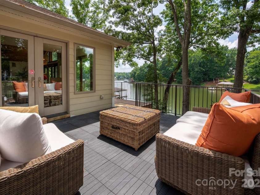 6259 River Cabin Lane, Charlotte, NC 28278.  MLS# CAR4271955, YatesRealty ID 22576. Side terrace off of dining room