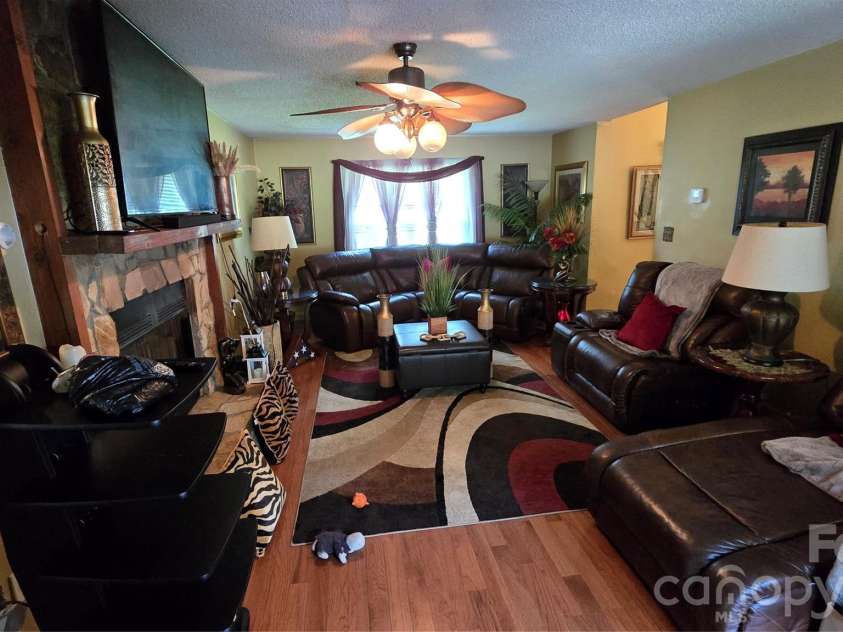 2715 Shandon Road, Rock Hill, SC 29730.  MLS# CAR4297172, YatesRealty ID 22577. 