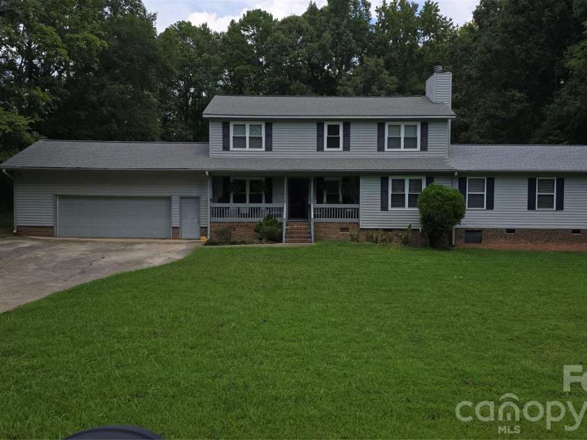 2715 Shandon Road, Rock Hill, SC 29730.  MLS# CAR4297172, YatesRealty ID 22577. 