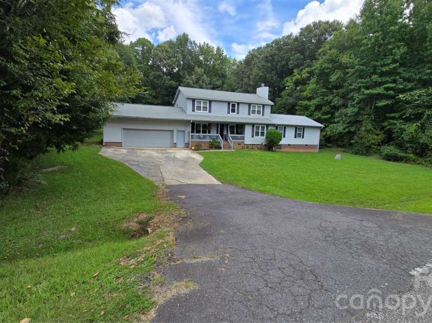 2715 Shandon Road, Rock Hill, SC 29730.  MLS# CAR4297172, YatesRealty ID 22577. 
