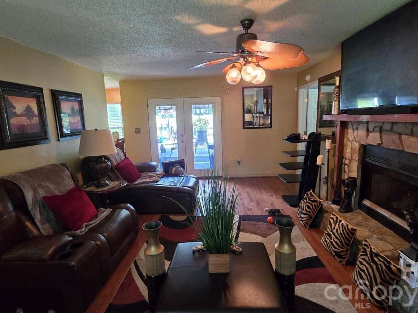 2715 Shandon Road, Rock Hill, SC 29730.  MLS# CAR4297172, YatesRealty ID 22577. Den Area