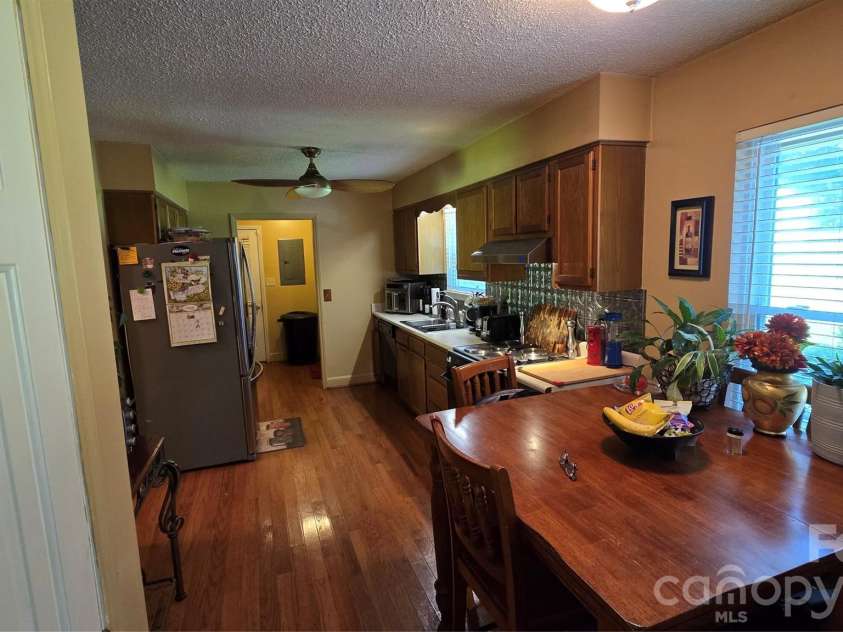 2715 Shandon Road, Rock Hill, SC 29730.  MLS# CAR4297172, YatesRealty ID 22577. Kitchen With Breakfast Nook