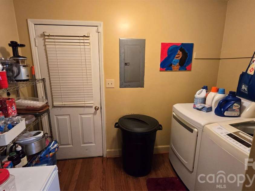 2715 Shandon Road, Rock Hill, SC 29730.  MLS# CAR4297172, YatesRealty ID 22577. Laundry / Mud Room