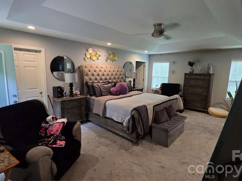2715 Shandon Road, Rock Hill, SC 29730.  MLS# CAR4297172, YatesRealty ID 22577. Primary Oasis on Main Level