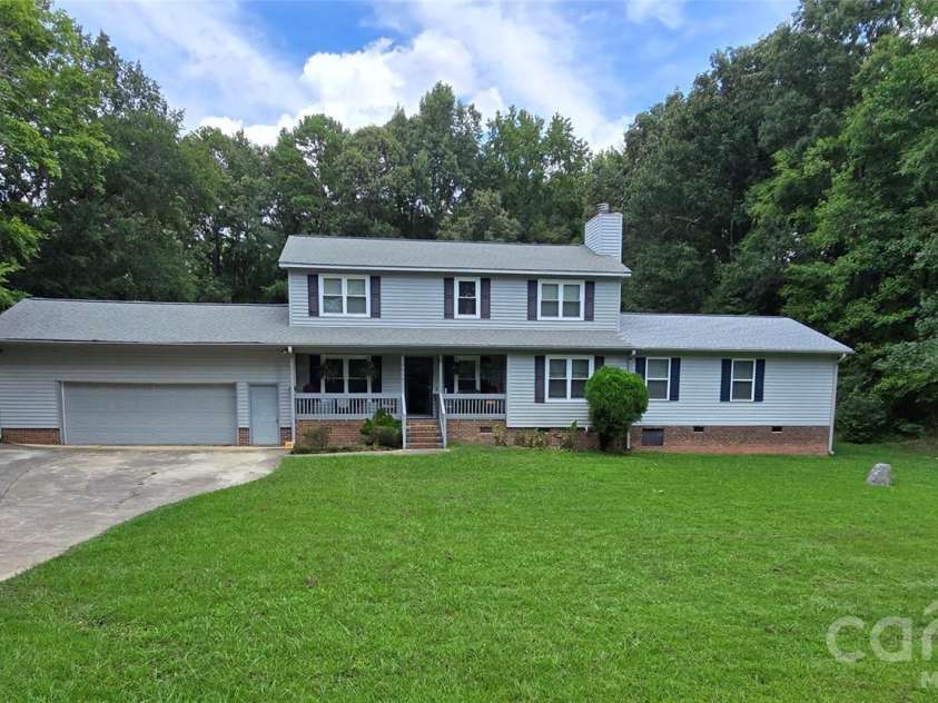 2715 Shandon Road, Rock Hill, SC 29730.  MLS# CAR4297172, YatesRealty ID 22577. Welcome Home