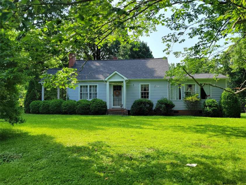 6908 Alexander Road, Charlotte, NC 28270.  MLS# CAR4274834, YatesRealty ID 22577. Front view