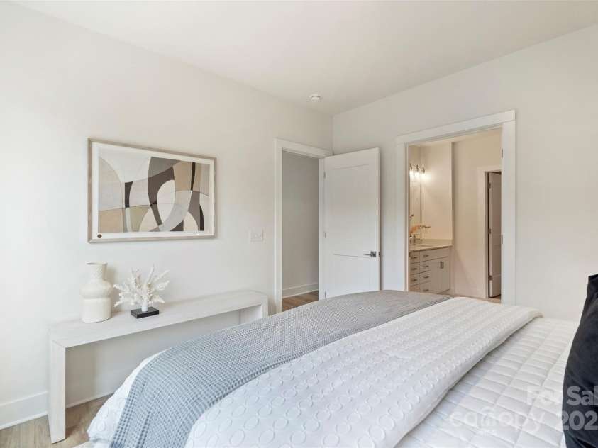 5007 Nimes Road, Charlotte, NC 28208.  MLS# CAR4231451, YatesRealty ID 22578. Model Home Photos