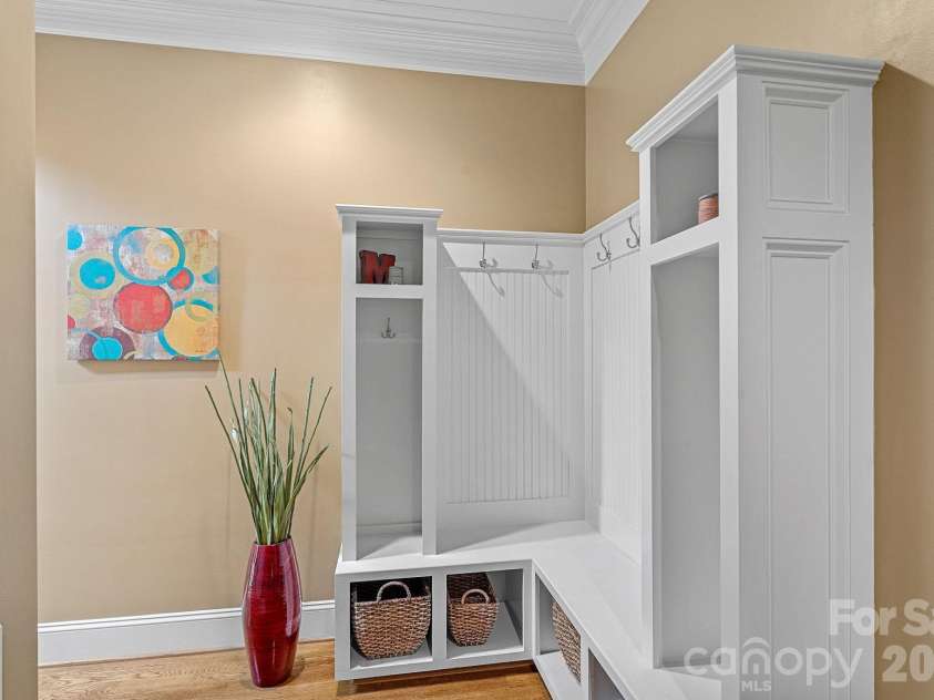 10150 Enclave Circle, Concord, NC 28027.  MLS# CAR4299133, YatesRealty ID 22579. 