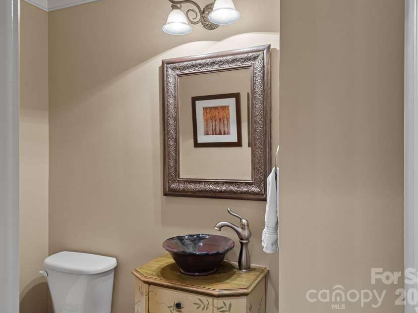 10150 Enclave Circle, Concord, NC 28027.  MLS# CAR4299133, YatesRealty ID 22579. 