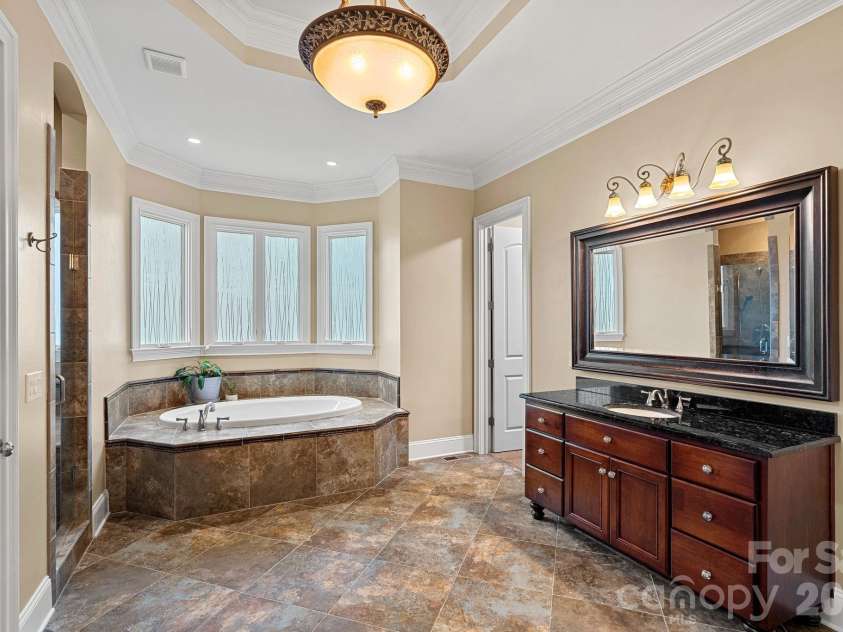 10150 Enclave Circle, Concord, NC 28027.  MLS# CAR4299133, YatesRealty ID 22579. 