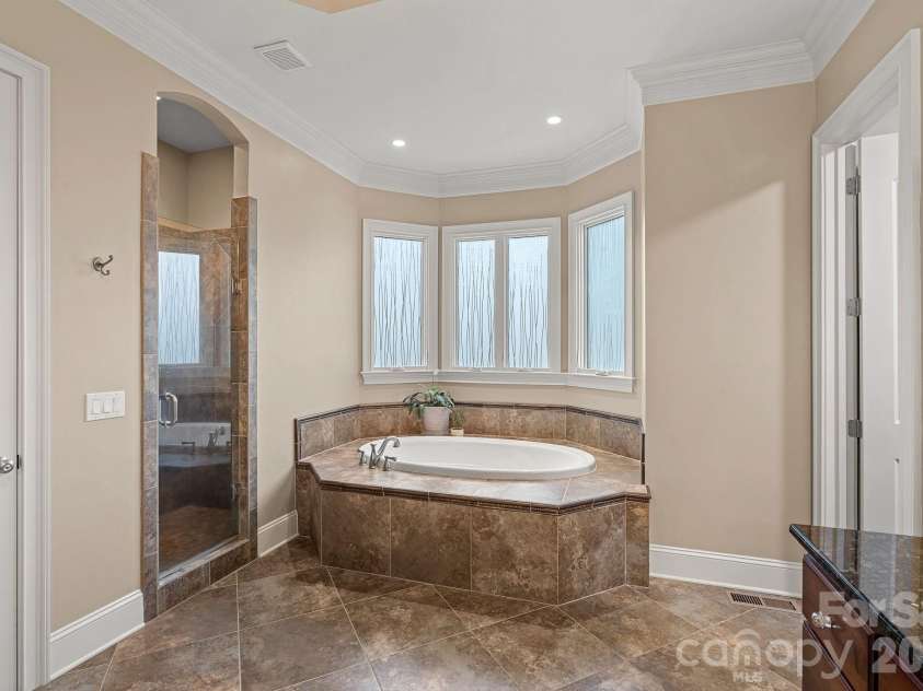 10150 Enclave Circle, Concord, NC 28027.  MLS# CAR4299133, YatesRealty ID 22579. 