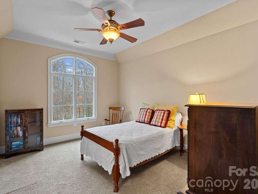 10150 Enclave Circle, Concord, NC 28027.  MLS# CAR4299133, YatesRealty ID 22579. 