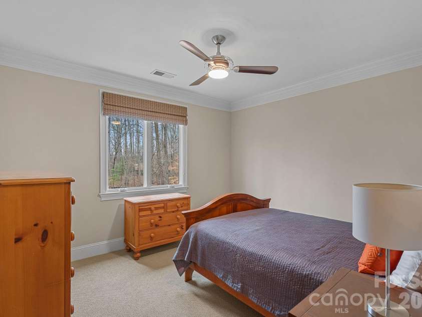 10150 Enclave Circle, Concord, NC 28027.  MLS# CAR4299133, YatesRealty ID 22579. 