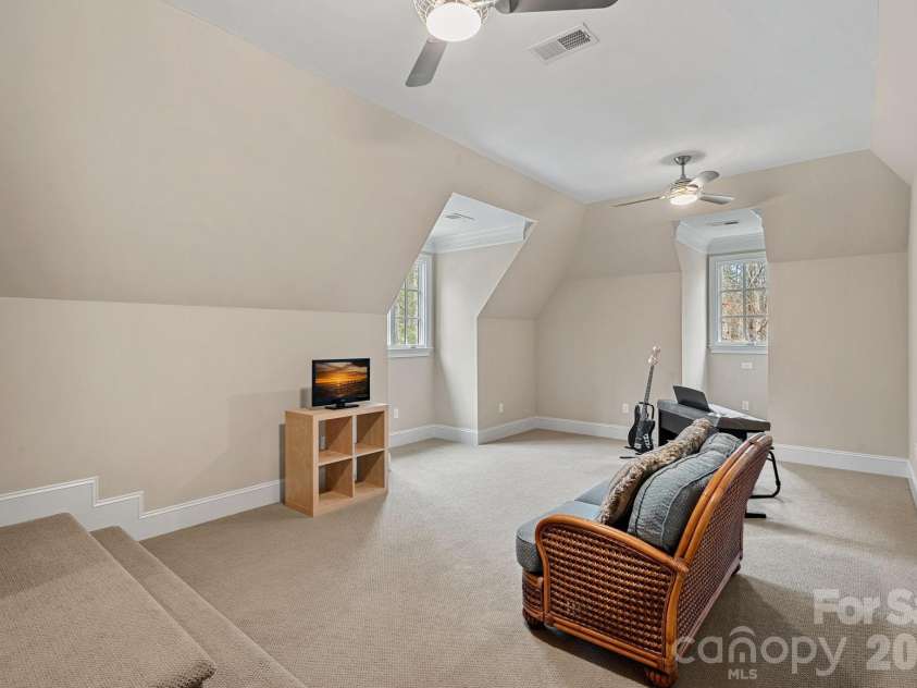10150 Enclave Circle, Concord, NC 28027.  MLS# CAR4299133, YatesRealty ID 22579. 