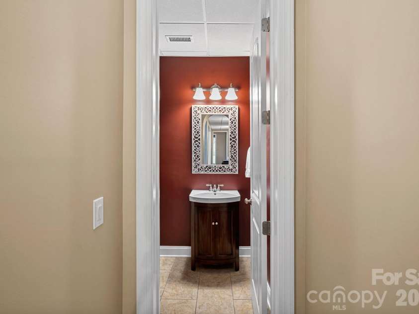 10150 Enclave Circle, Concord, NC 28027.  MLS# CAR4299133, YatesRealty ID 22579. 