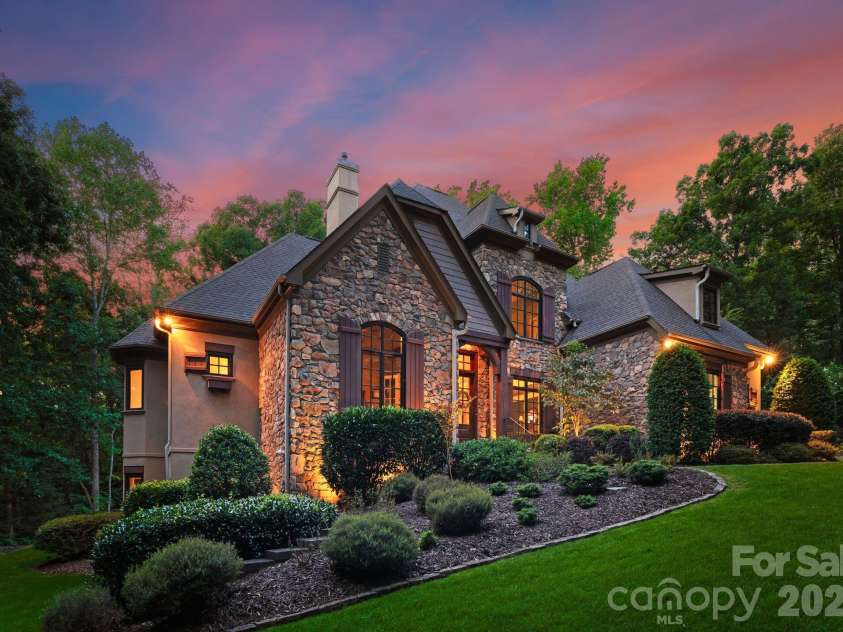 10150 Enclave Circle, Concord, NC 28027.  MLS# CAR4299133, YatesRealty ID 22579. 