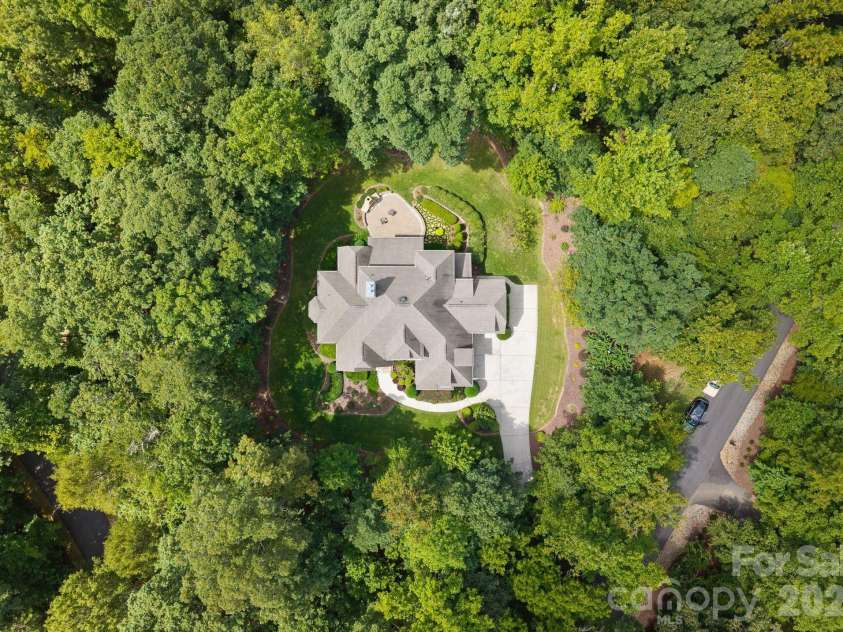 10150 Enclave Circle, Concord, NC 28027.  MLS# CAR4299133, YatesRealty ID 22579. 