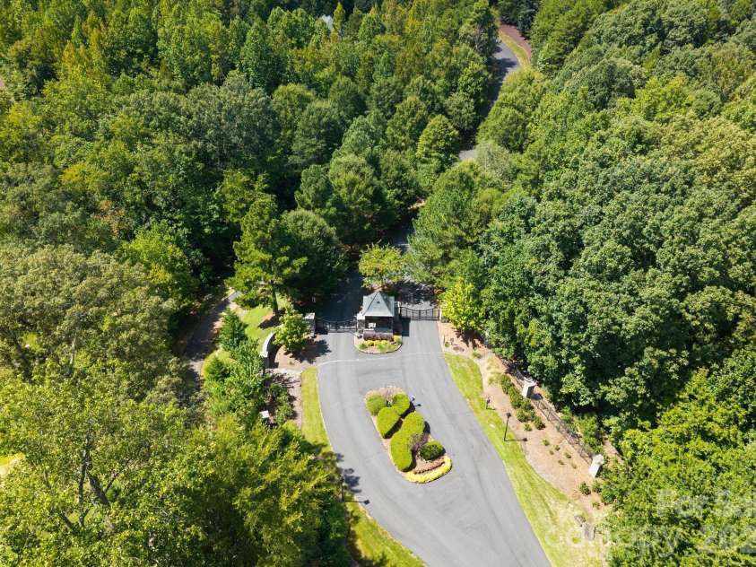 10150 Enclave Circle, Concord, NC 28027.  MLS# CAR4299133, YatesRealty ID 22579. 