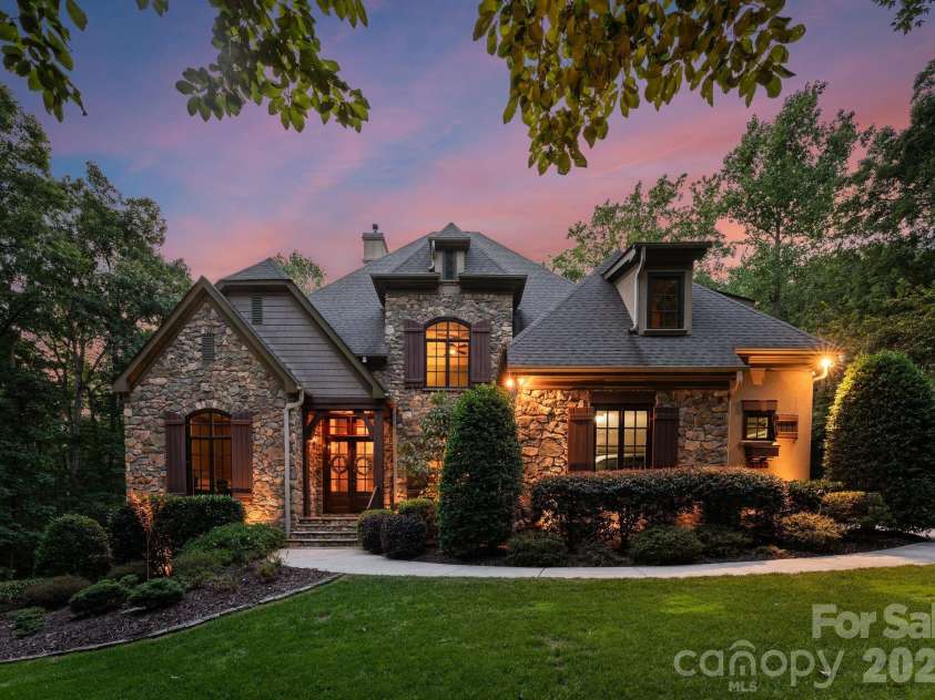 10150 Enclave Circle, Concord, NC 28027.  MLS# CAR4299133, YatesRealty ID 22579. 