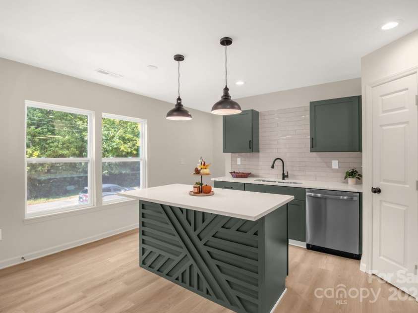 102 Theodore Avenue, Lexington, NC 27292.  MLS# CAR4303771, YatesRealty ID 2258. 