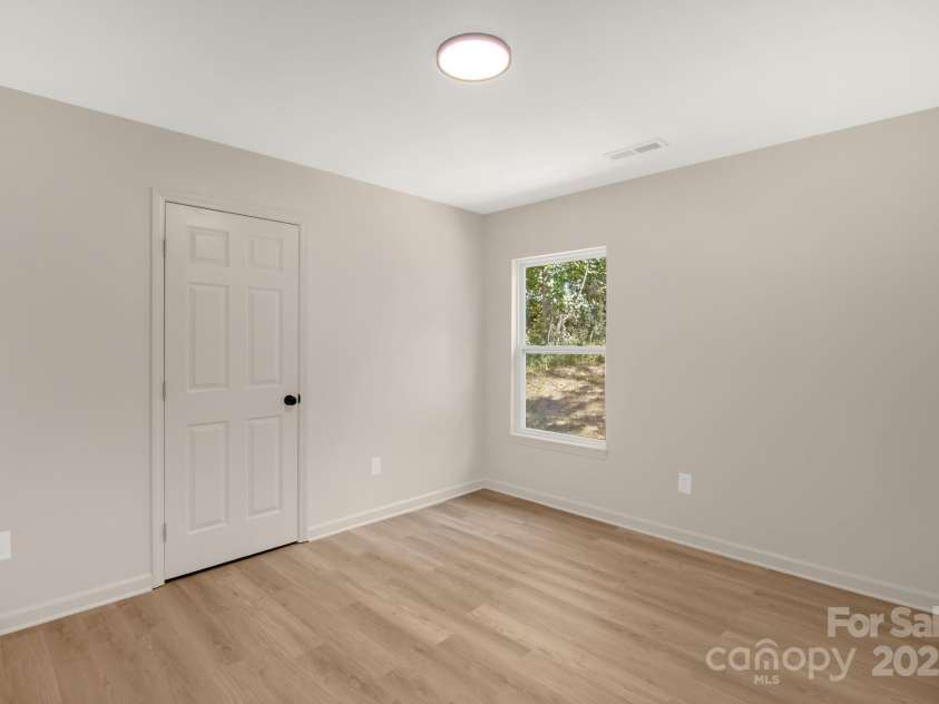 102 Theodore Avenue, Lexington, NC 27292.  MLS# CAR4303771, YatesRealty ID 2258. 