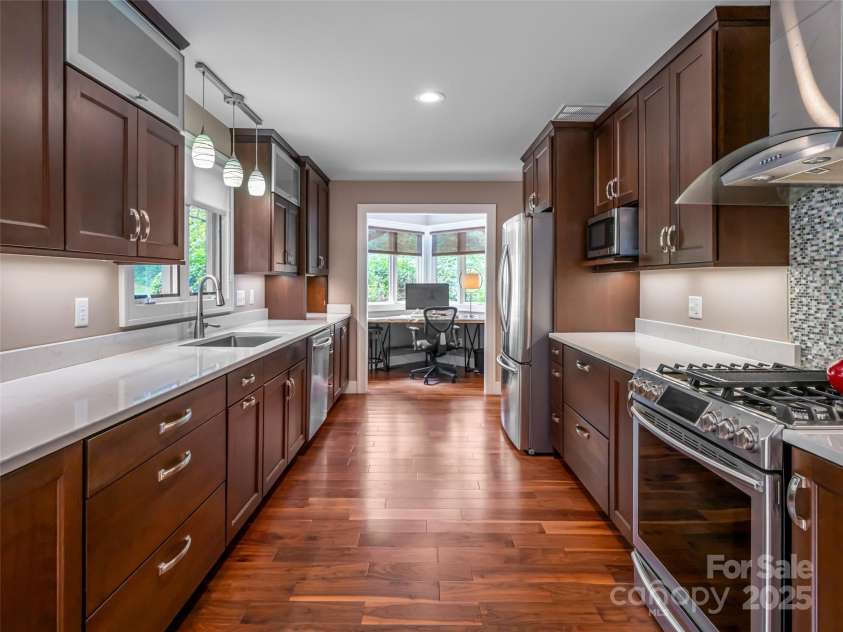 1302 Timber Trail, Asheville, NC 28804.  MLS# CAR4301638, YatesRealty ID 2258. 