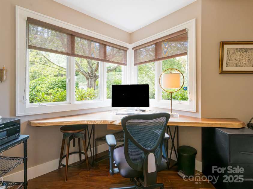 1302 Timber Trail, Asheville, NC 28804.  MLS# CAR4301638, YatesRealty ID 2258. 