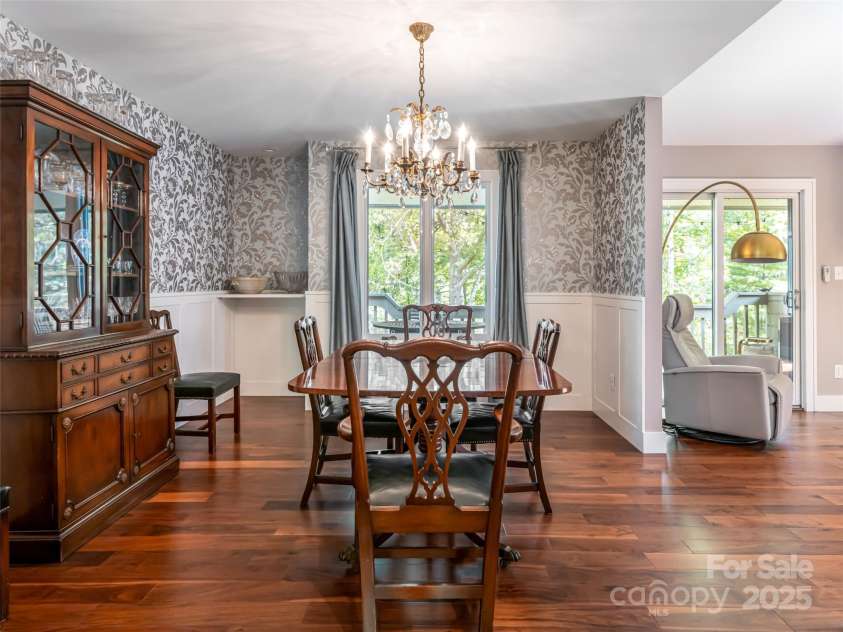 1302 Timber Trail, Asheville, NC 28804.  MLS# CAR4301638, YatesRealty ID 2258. 