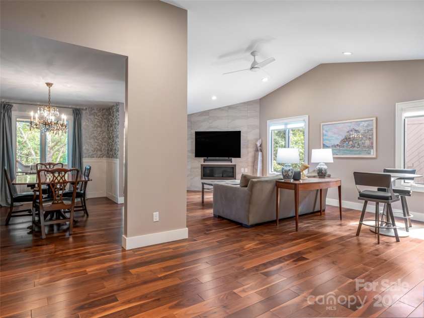 1302 Timber Trail, Asheville, NC 28804.  MLS# CAR4301638, YatesRealty ID 2258. 