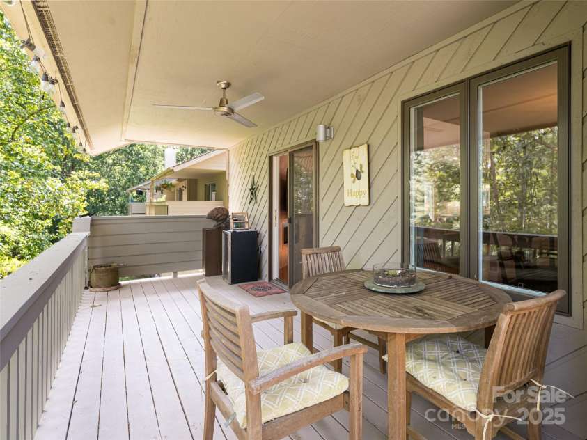 1302 Timber Trail, Asheville, NC 28804.  MLS# CAR4301638, YatesRealty ID 2258. 