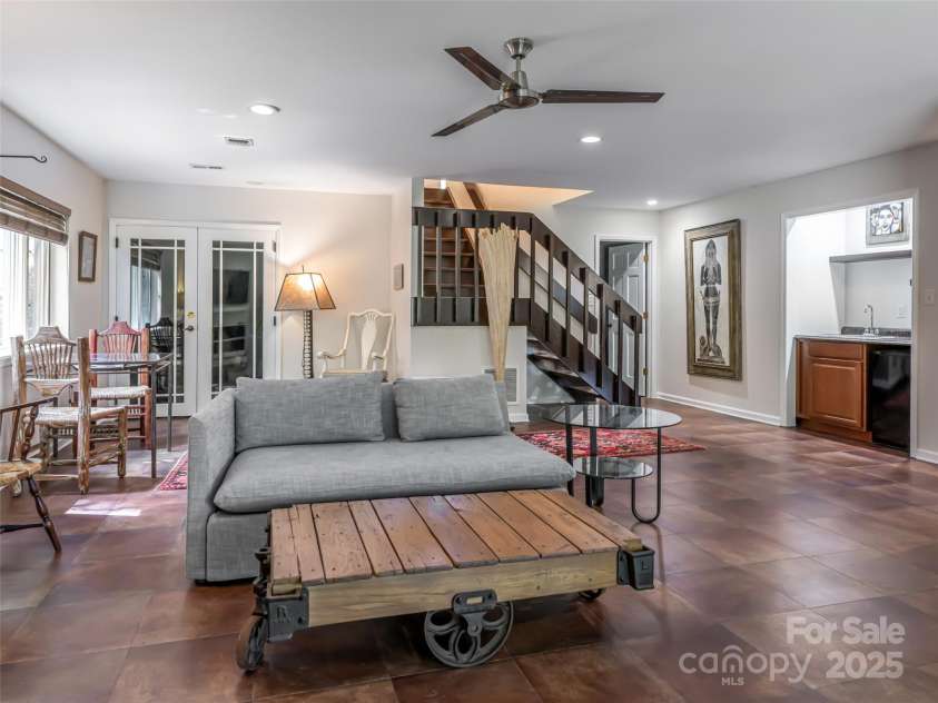 1302 Timber Trail, Asheville, NC 28804.  MLS# CAR4301638, YatesRealty ID 2258. 